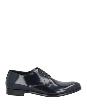 Laced shoes