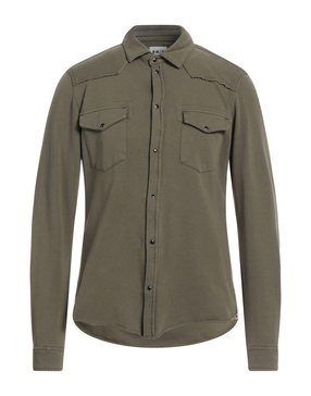 Solid color shirt