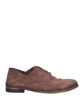 Laced shoes