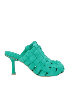 Mules and clogs