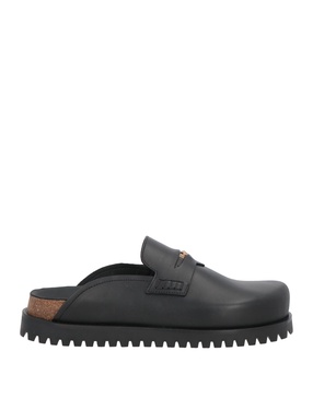 Mules and clogs