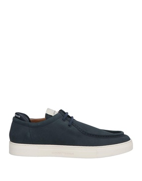 Laced shoes