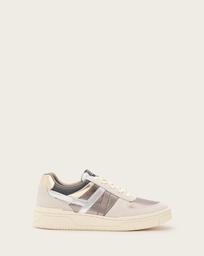 Vix Low Top Round Toe Suede Sneakers