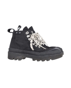 lug sole boots in black canvas