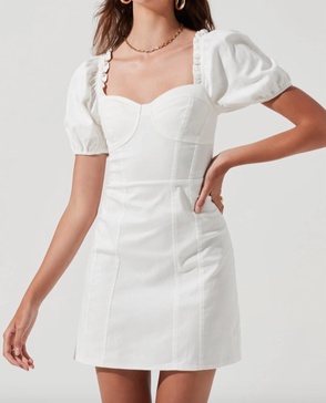 skylar in white