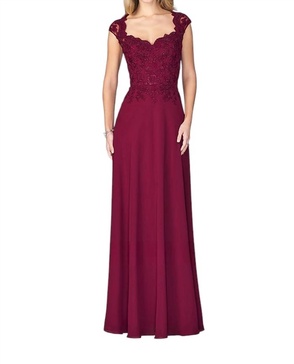 fitted scalloped sweetheart evening dress in wine