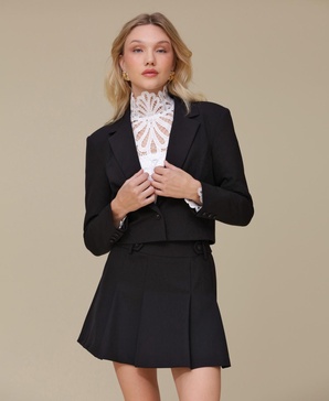 Women's Peak-Lapel Cropped Blazer