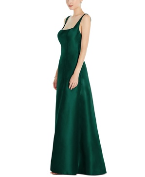 Plus Size Sleeveless Square-Neck Princess Line Gown with Pockets
