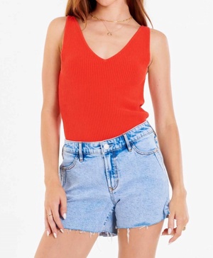noa v-neck sweater tank in watermelon