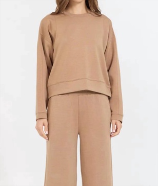 cloud fleece crewneck in caramel
