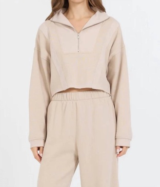 fleece quarter zip in beige