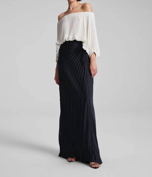 bianca pleated maxi skirt in black