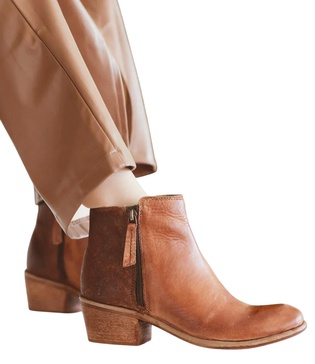 roan liz bootie in almond mm