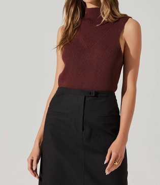 zea mock neck sleeveless sweater in mulberry