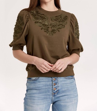 kyle short sleeve top in vineyard