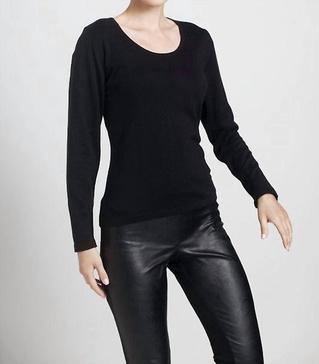 long sleeve scoop-neck top in black