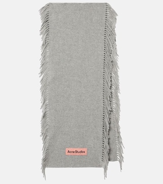 Fringed wool scarf