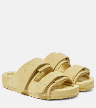 x Tekla Uji suede slides