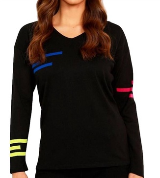 long sleeve v-neck top in black multi