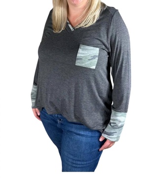 camo detailed top in charcoal
