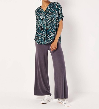 abstract print pleat top in green