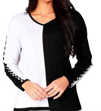 color block v-neck with detail sleeve in black/white