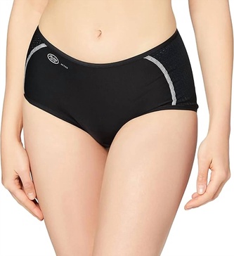 women's sports panty in black