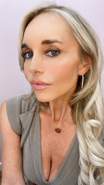 mrs. parker demi fine necklace in cherry quartz