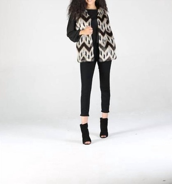 pattern vest in black brown