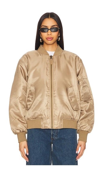 Leon Bomber