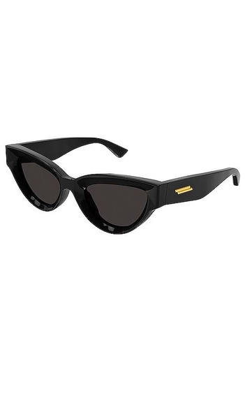 Edgy Cat Eye Sunglasses