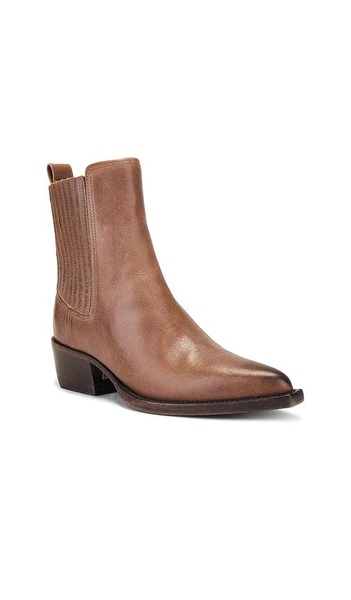 Debbie Boot