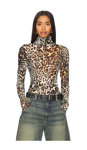 Zadie Tee