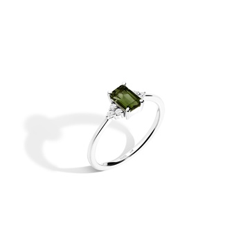 Vintage-Inspired Emerald Cut Ring
