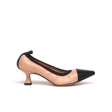 Leather Decolleté in Black Blush