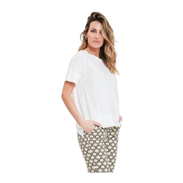 Boxy T-Shirt for Fashion-Forward Females