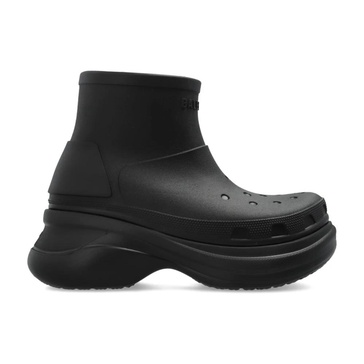 Ankle-high boots