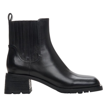 Low-Heeled Chelsea Boots