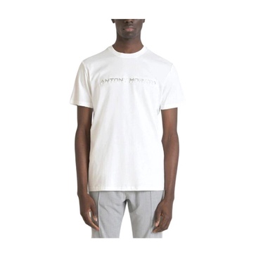 White T-shirt with modern design