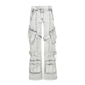 Stylish Trousers for a Modern Look