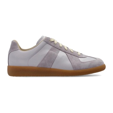 Sport shoes