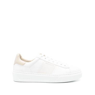 Court Sneakers