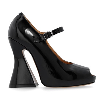 Glossy pumps
