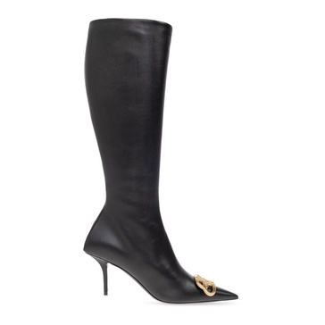 Knife heeled boots