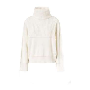 White Sweater AW24 Luxurious Blend
