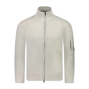 Stylish MAGLIA for a trendy look