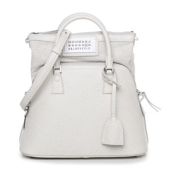 Elevate Your Style with this Hammered Leather Shoulder Bag