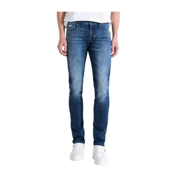 Modern Tapered Pants