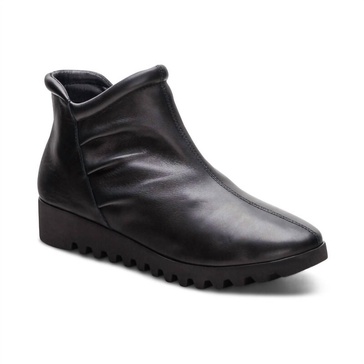 women's zoey slip-on boots in black