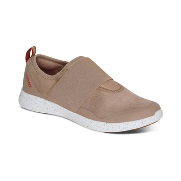 women's demi arch support sneaker in taupe